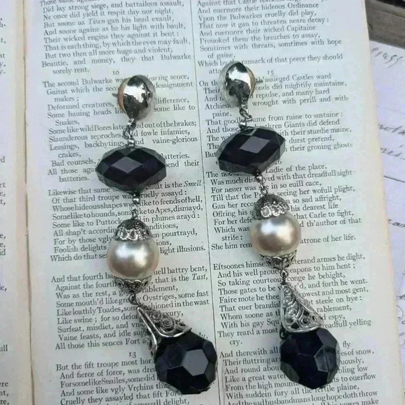 Vintage large statement earrings black glass beads - Picture 8 of 8